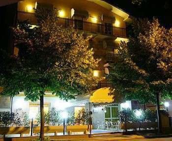 Hotel Palladio 蒙特卡蒂尼泰尔梅 外观 照片